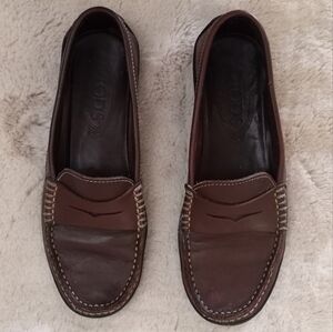 Tod's Classic Preppy Old Money Italian Made Leather Worn In Penny Loafers